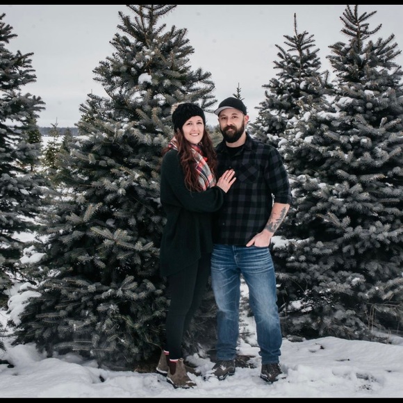 Meet your Posher, Tiffani - Picture 1 of 1